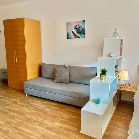 Bright With Pool View In Vineyards Apartamento