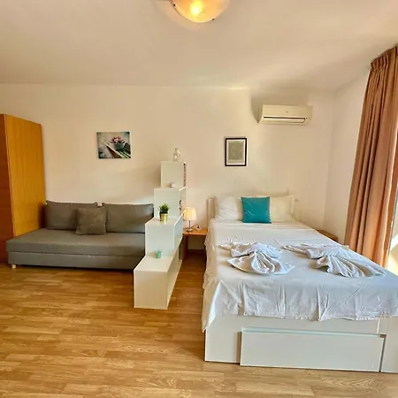 Apartamento Bright With Pool View In Vineyards Aheloy